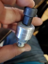 John Deere OEM oil pressure sensor part # RE204264 tractor, combine. Bx173