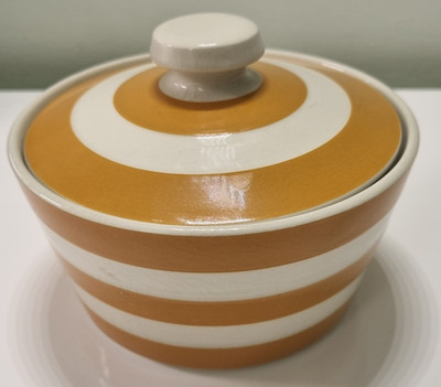 Seltene TG grüne BUTTERSCOTCH Cornish Ware / Cornishware Butterdose, Judith Zwiebeln