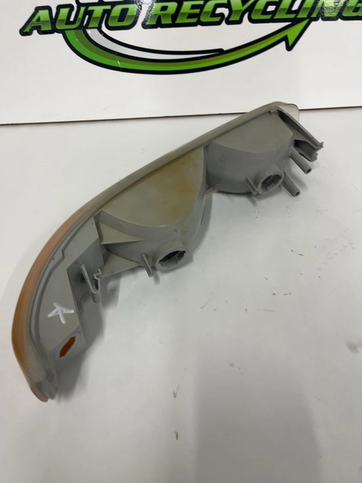 Chevrolet Tahoe LH 2000-06 luz antiniebla/marca/estacionamiento/giro/lámpara debajo del faro Foto 2 de 4