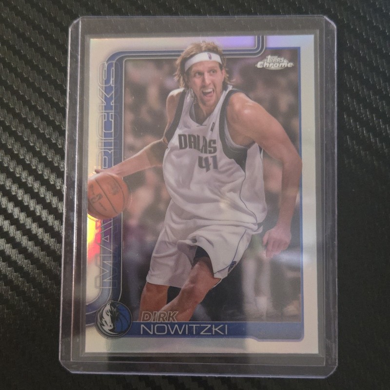 Topps 2005 Topps Chrome Dirk Nowitzki Dallas Mavericks Refractor #246