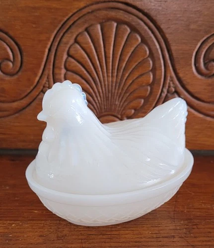 Vintage Hazel-Atlas  White Translucent Milk Glass Hen On Nest.