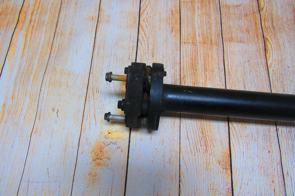 Jaguar XJ8 2004-09 VANDEN PLAS - CARROCERÍA LARGA - eje de transmisión trasero eje de transmisión línea OEM Foto 2 de 4