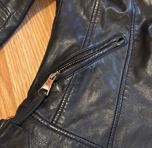 Danier Womens XS Black Leather Jacket With Zipper Details & Polyester Lining - Picture 4 of 12