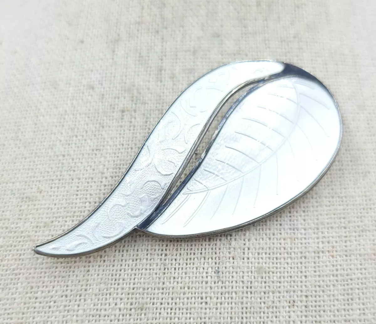 Aksel cheap holmsen brooch