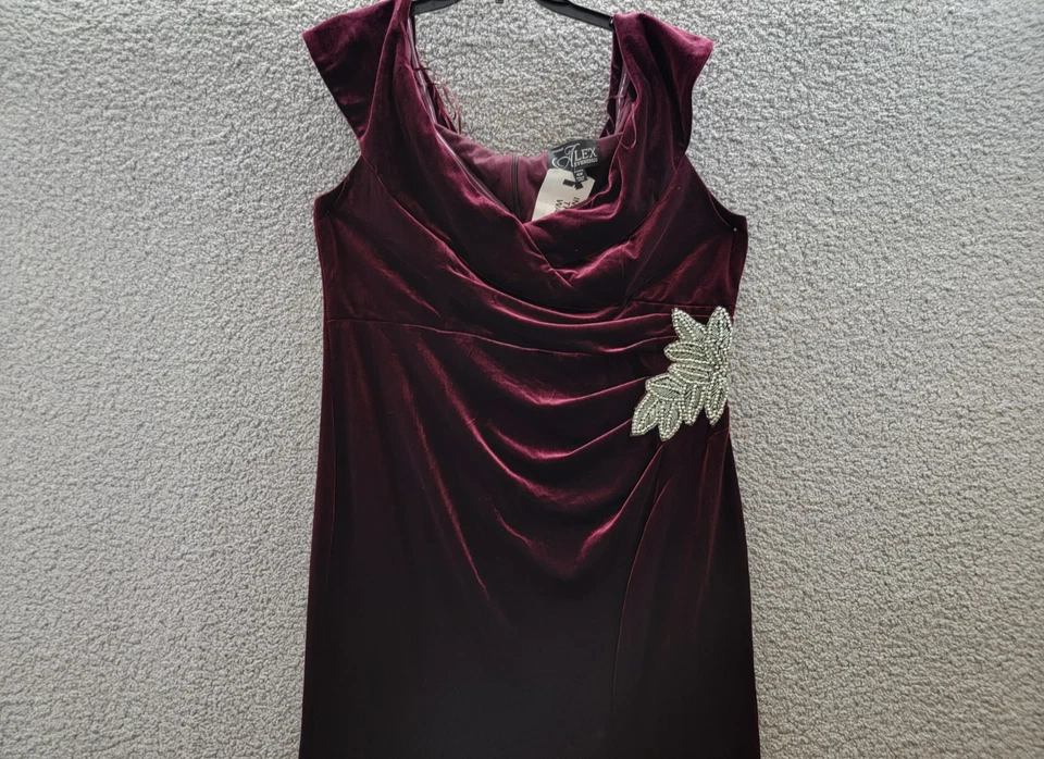 Vestido de noche Alex Evenings de terciopelo con hombros descubiertos para mujer 16 W cremallera trasera de vino Foto 3 de 4