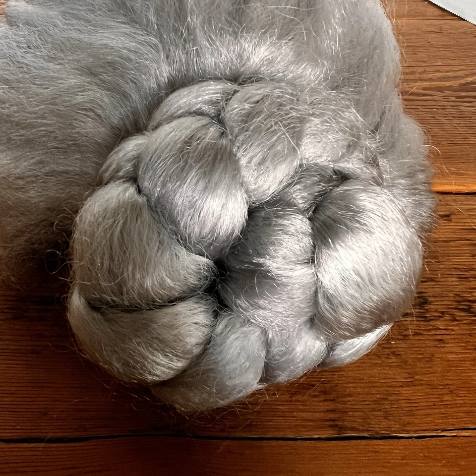 PELUCA DE ABUELA GRIS CON MOÑO Disfraz Elegante Psicosis Norman Bates Madre Halloween Foto 2 de 4