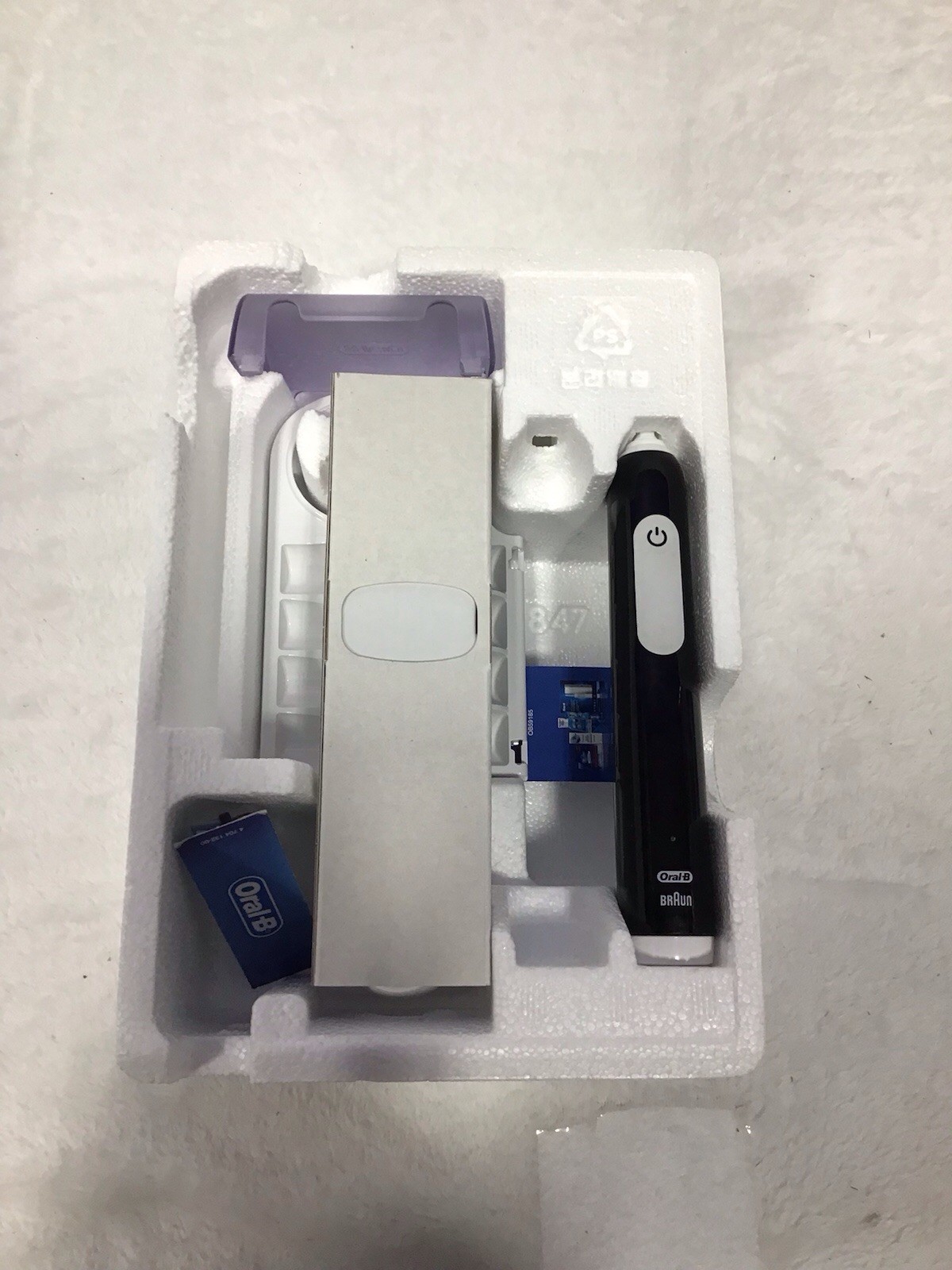 Oral-B Smart 3000 3D White SmartSeries Electric Toothbrush