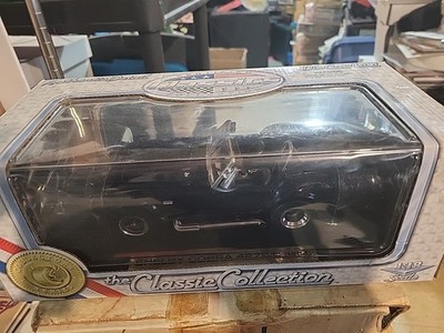 The Classic Collection Shelby Cobra 427S/C 1964 Die Cast 1:18 Scale Black Nib
