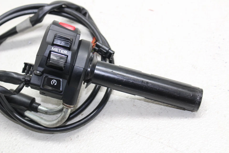 Interruptor de arranque derecho Suzuki GSXR750 GSX-R750 2011-2024 Foto 2 de 4