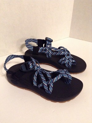 pivot navy chacos