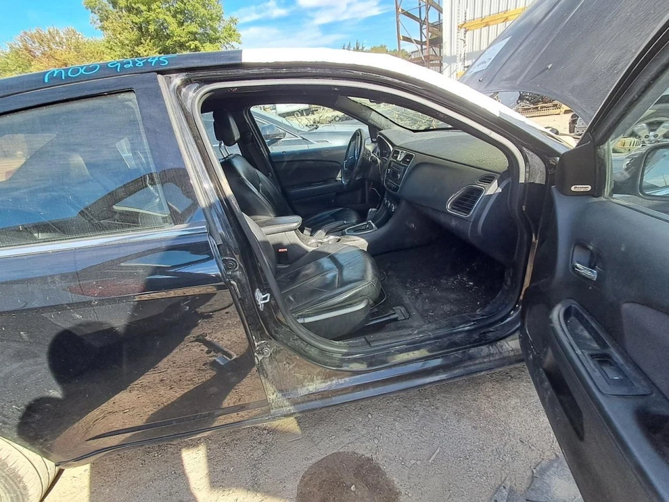 2014 Chrysler 200 Passenger Front Window Regulator Electric Used 130K Miles - Image 4 of 4