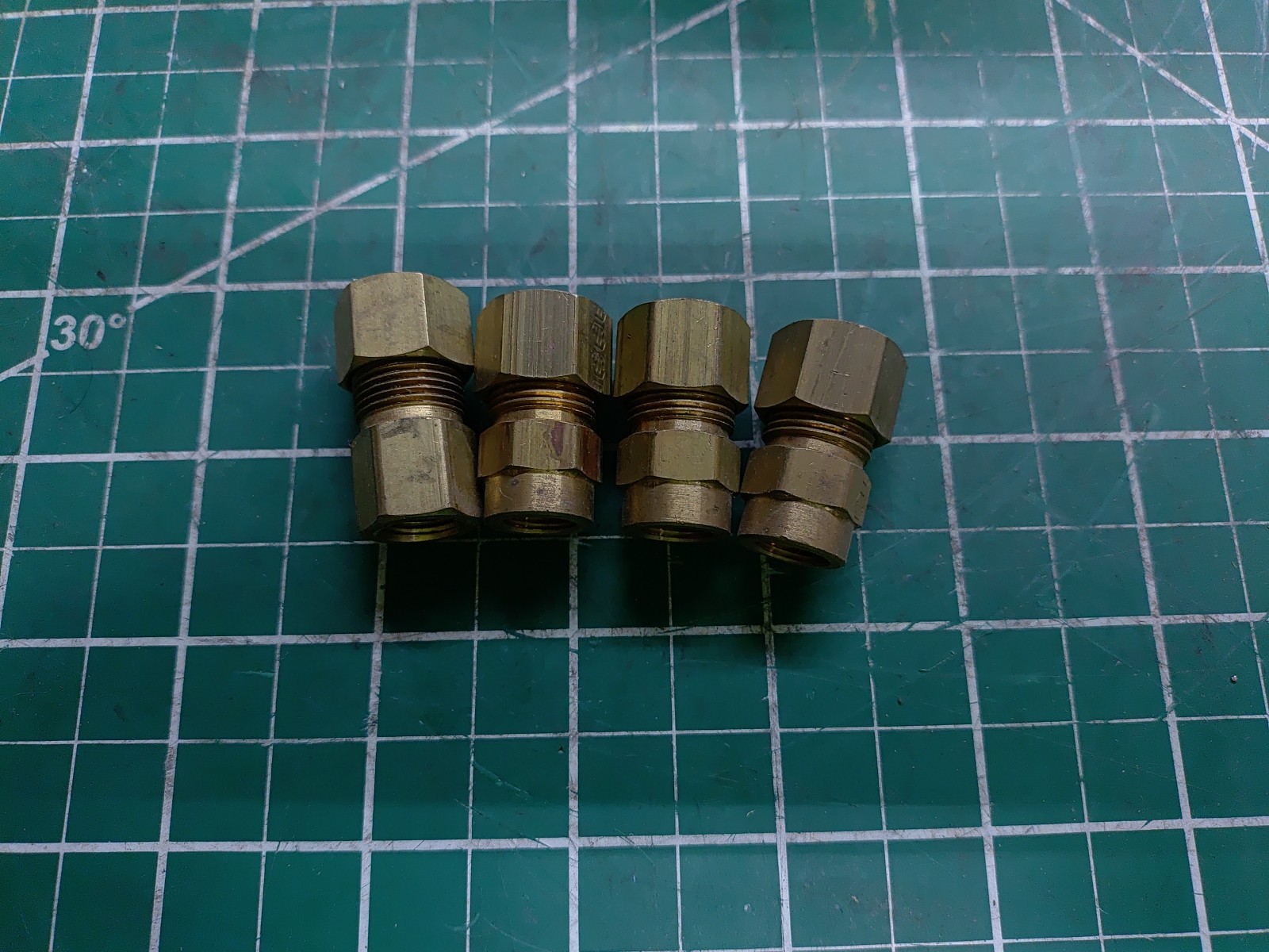 (4) 366-06-02 Brass Compression Fitting 3/8" OD Tube to Female 1/8 NPT