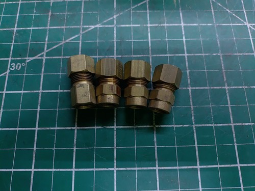 (4) 366-06-02 Brass Compression Fitting 3/8" OD Tube to Female 1/8 NPT