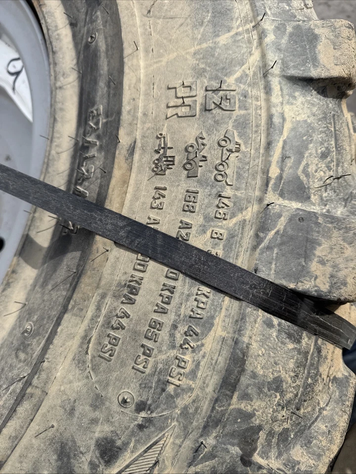 Set of 4 13.00-24 Telehandler Tires 10 Lug Used Camso TLH732 E2 24x9.00 Rim - Image 2 of 4