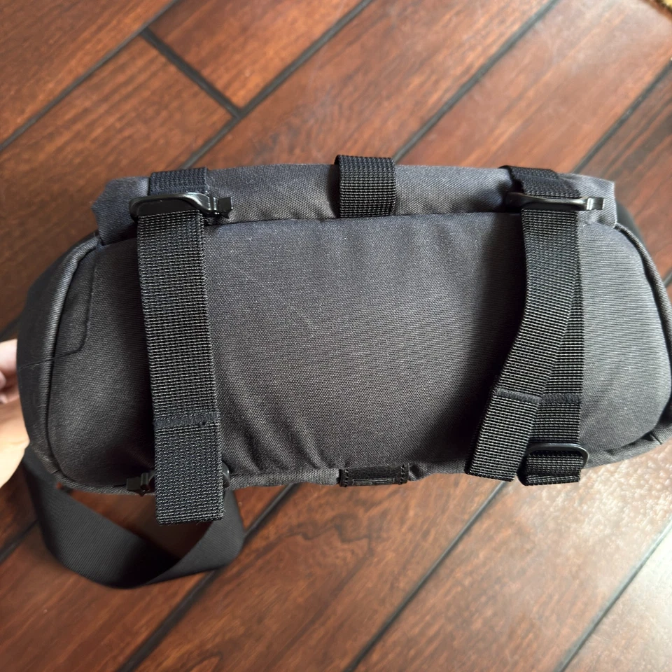 WOTANCRAFT "PILOT" TRAVEL CAMERA BAG 7L BLACK CANVAS - Image 2 of 4