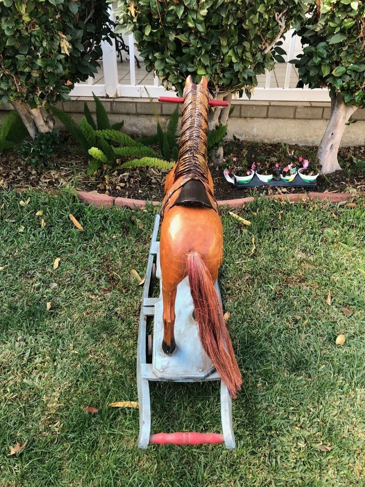 Antiguo juguete primitivo para caballo de madera Rockîng Foto 4 de 4