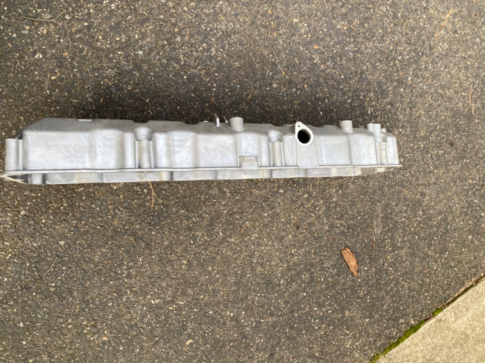 7082927C2 INTERNATIONAL Maxxforce VALVE COVER eBay