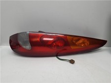 Hintere rechte Leuchte Nissan almera tino v10m 2000 22 basico 22 ltr 84 kw 16v