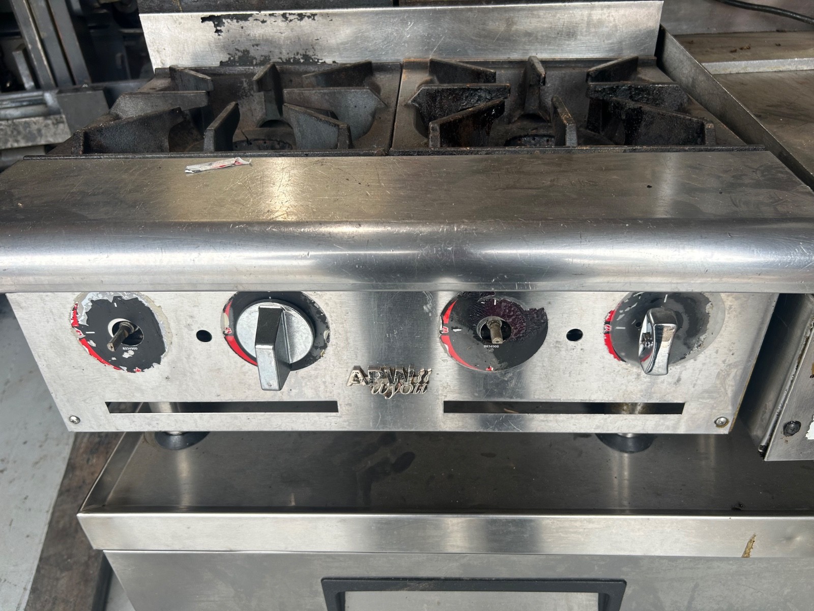 Vulcan Natural Gas 24" 4 Burner Step Up Countertop Range - 120,000 BTU