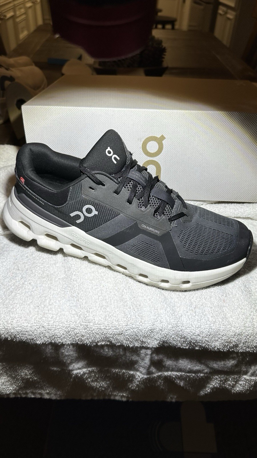 ON Cloudrunner 2 Eclipse Black Men’s 11D - image 3