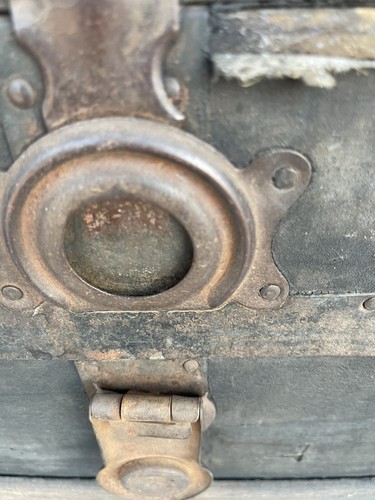 Antique Metal / Tin / Wood - Travel Trunk - Picture 9 of 19