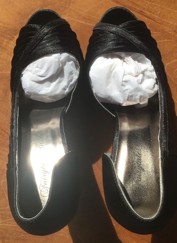 FAIRYTALE BRIDE SIZE 41/10 AUS RRP $170 BLACK SATIN BRAND NEW HIGH HEEL PUMPS - Picture 2 of 7