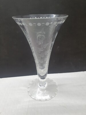 William Yeoward Vase aus geätztem Kristall 27 cm hoch (R4 S2 B3)