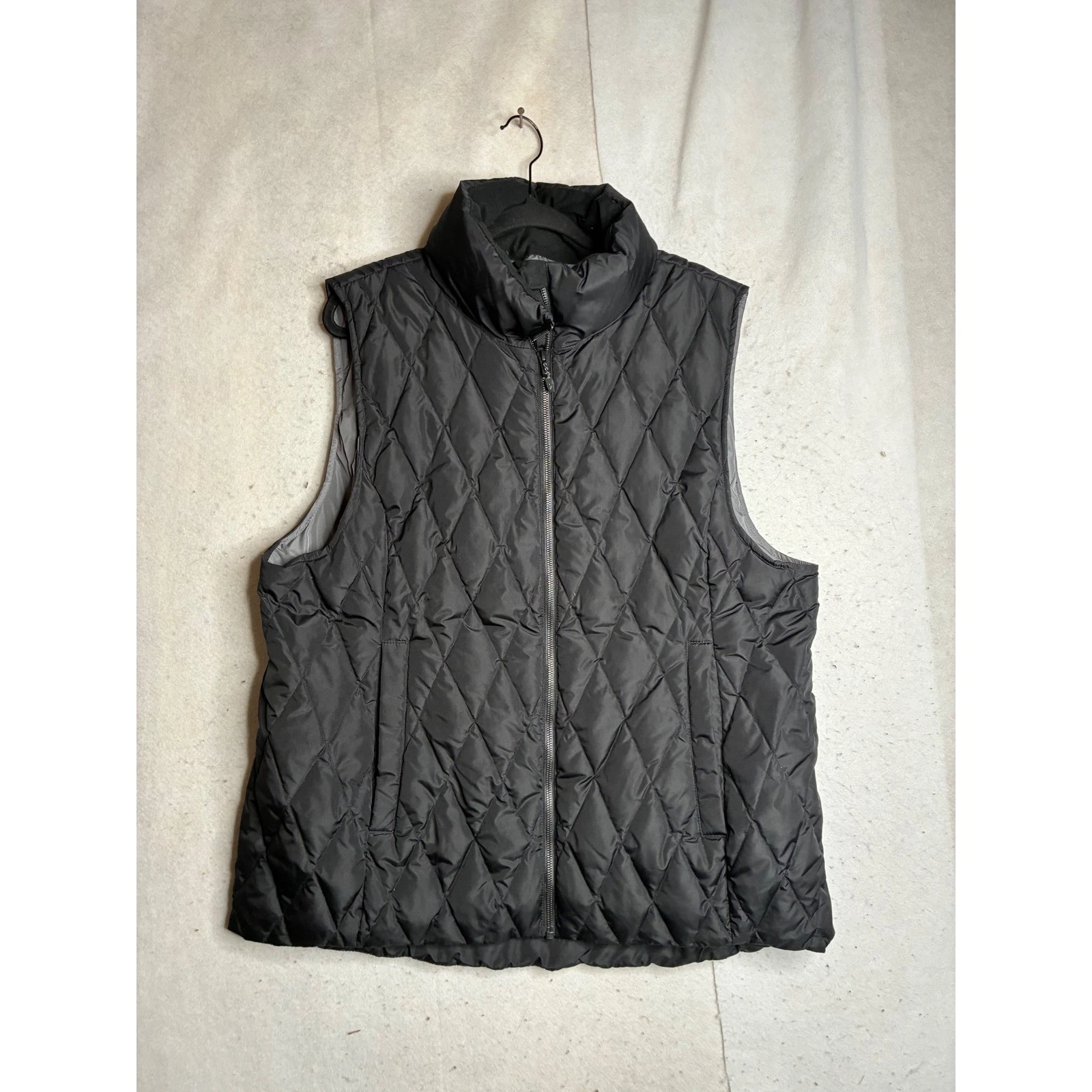 Moosejaw Mountaineering Black Diamond Quilted Down Puffer Vest Mens 2X XXL Zip
Opens in a new window