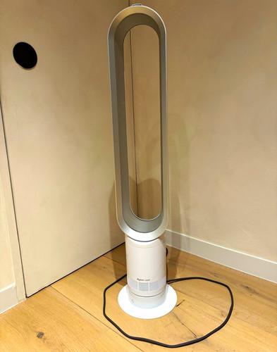 Dyson Cool AM07 Bladeless Tower Fan White/Silver w/ Remote, Oscillation, Timer