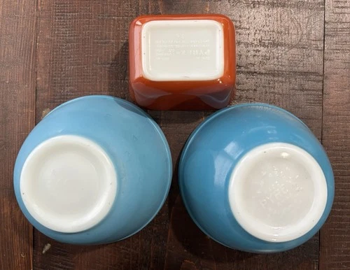 Pyrex Bowl And Dish Lot 401 , 501-b