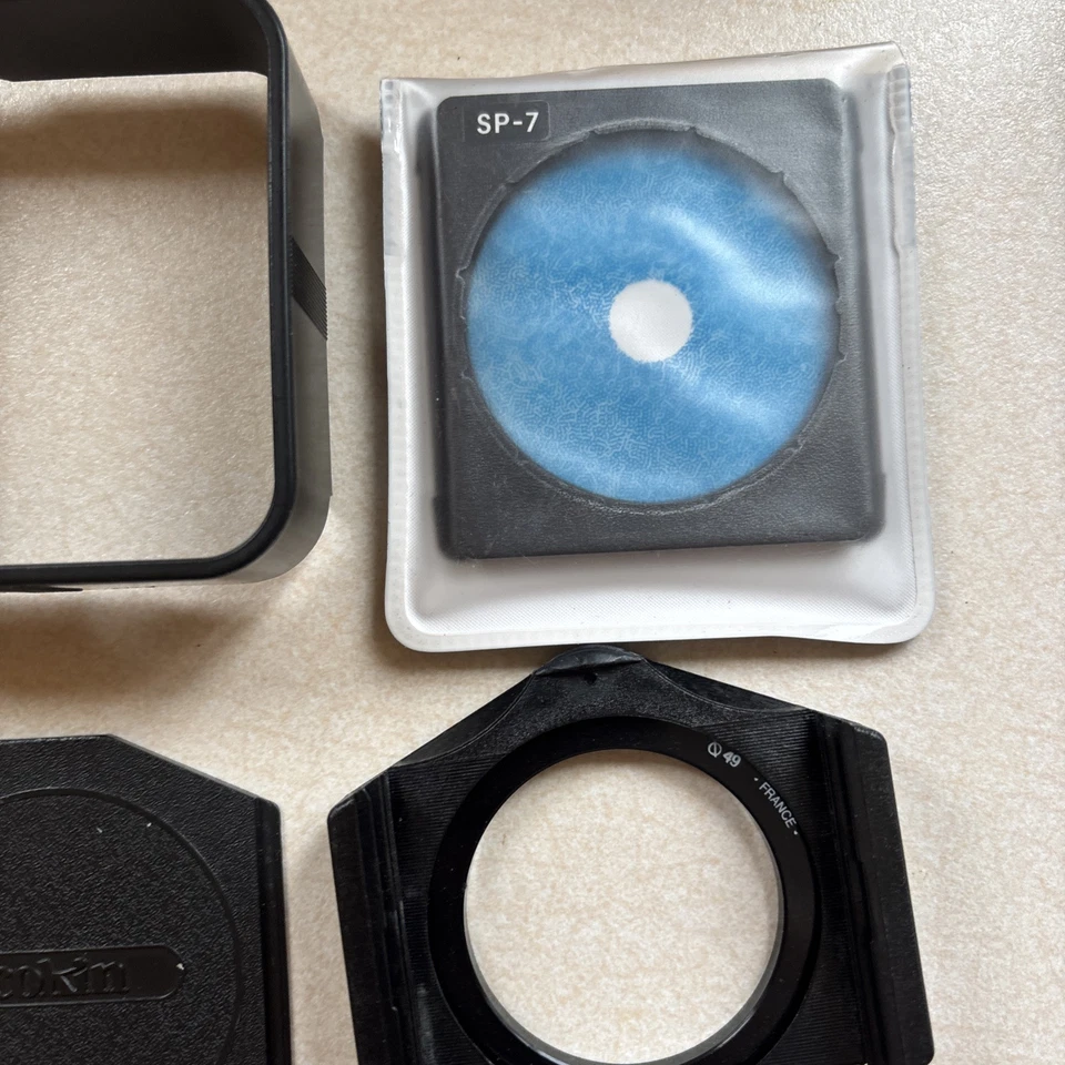 Cokin Filter Holder And Filter w/Protective Cover Cap and 49mm Ring - Image 2 of 4