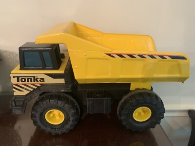 2012 Tonka Dump Truck Big Yellow T01 #93918 XMB-975 Tires
