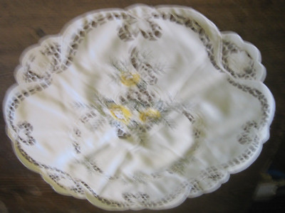 23'' Large Round Embroidered Doily/CUTOUT/YELLOW ROSES Wedding/Party/Decor