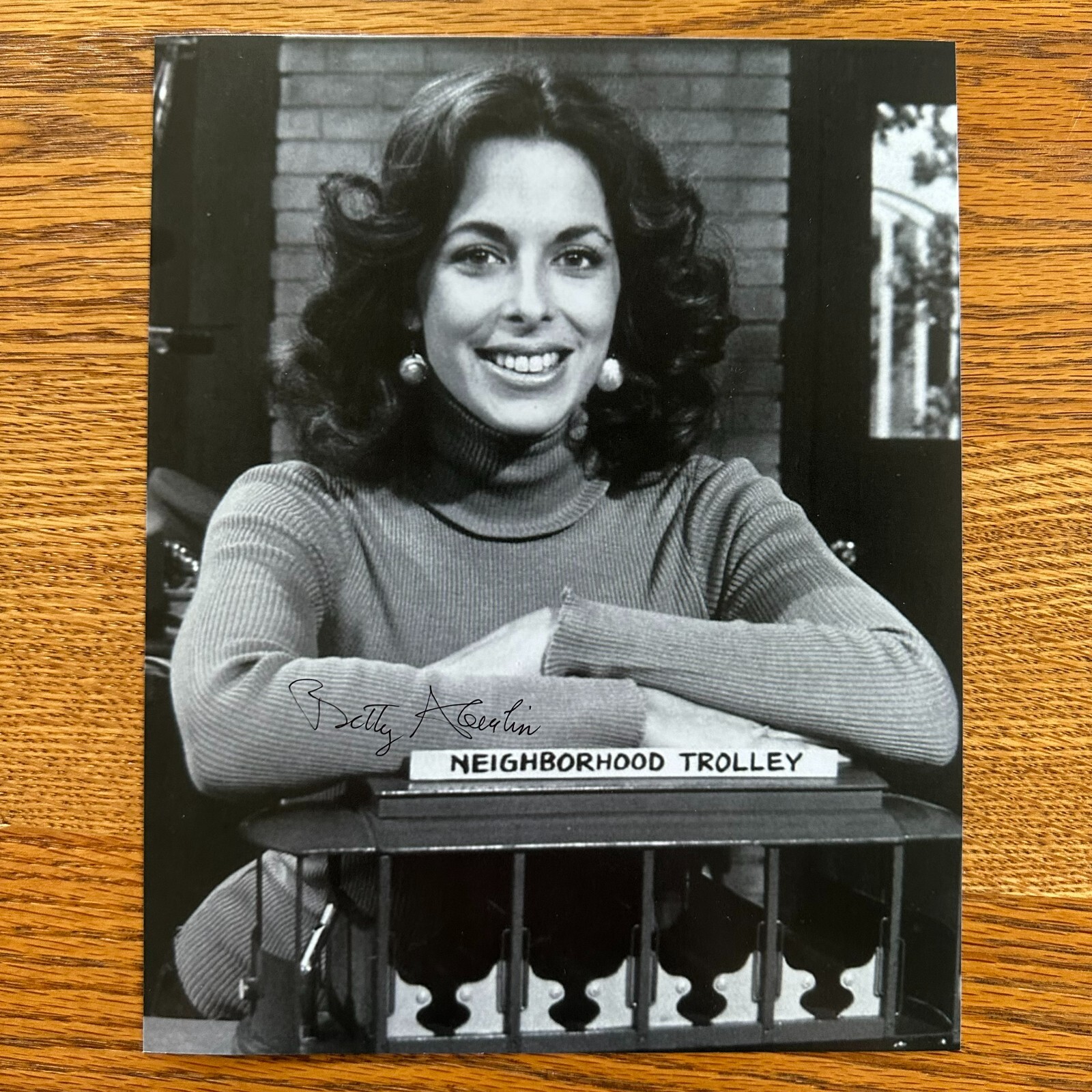 Betty Lady Aberlin Signed 8x10 Photo Mister Roger's Neighborhood