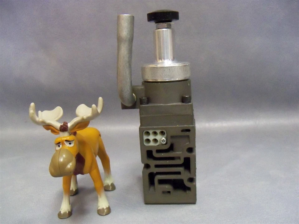 152RS100J012H00 数值压力调节器 152RS100J012H00 — 第 3/4 张图片