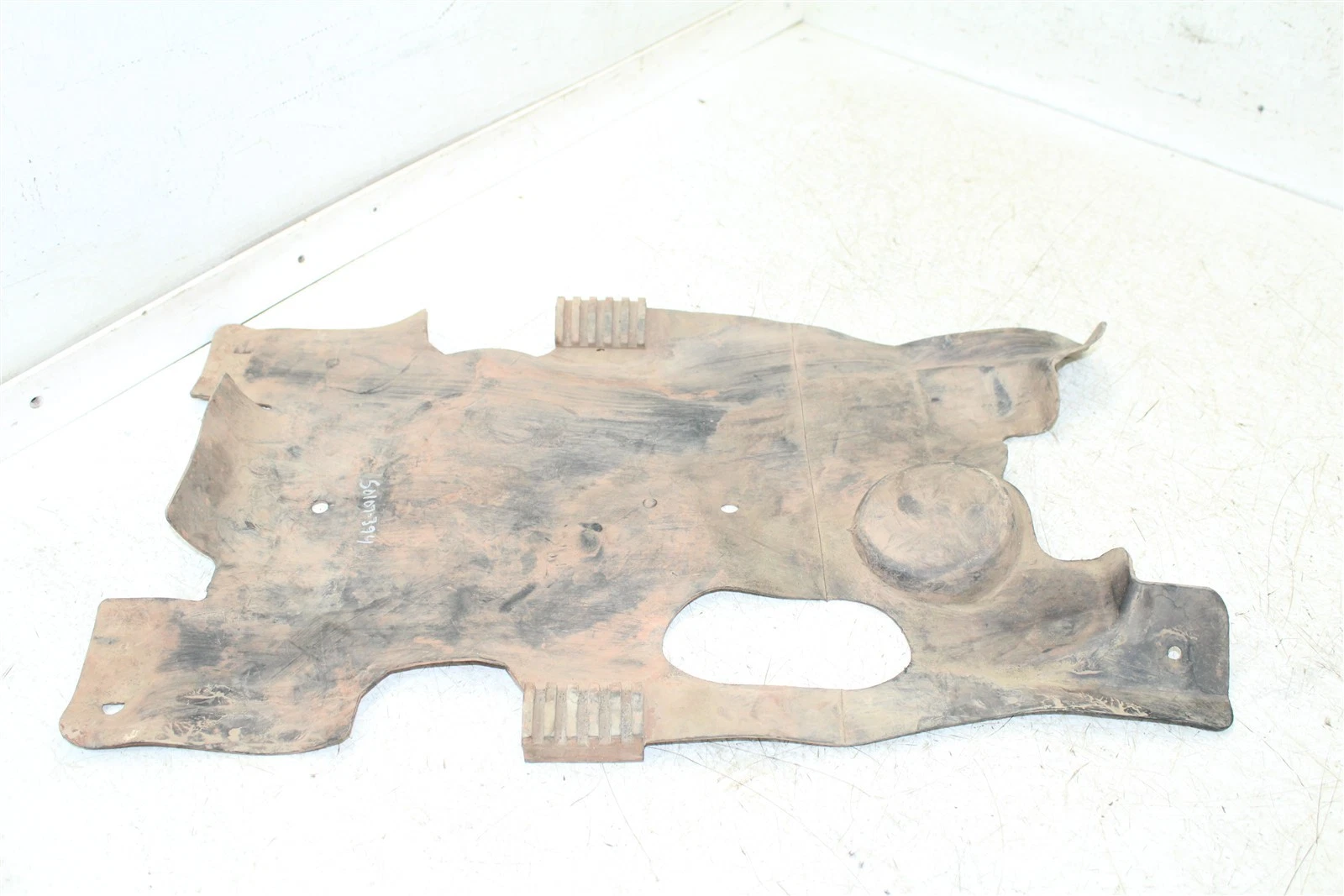 1999 Yamaha Grizzly 600 4x4 Lower Gas Tank Cover Guard 50107