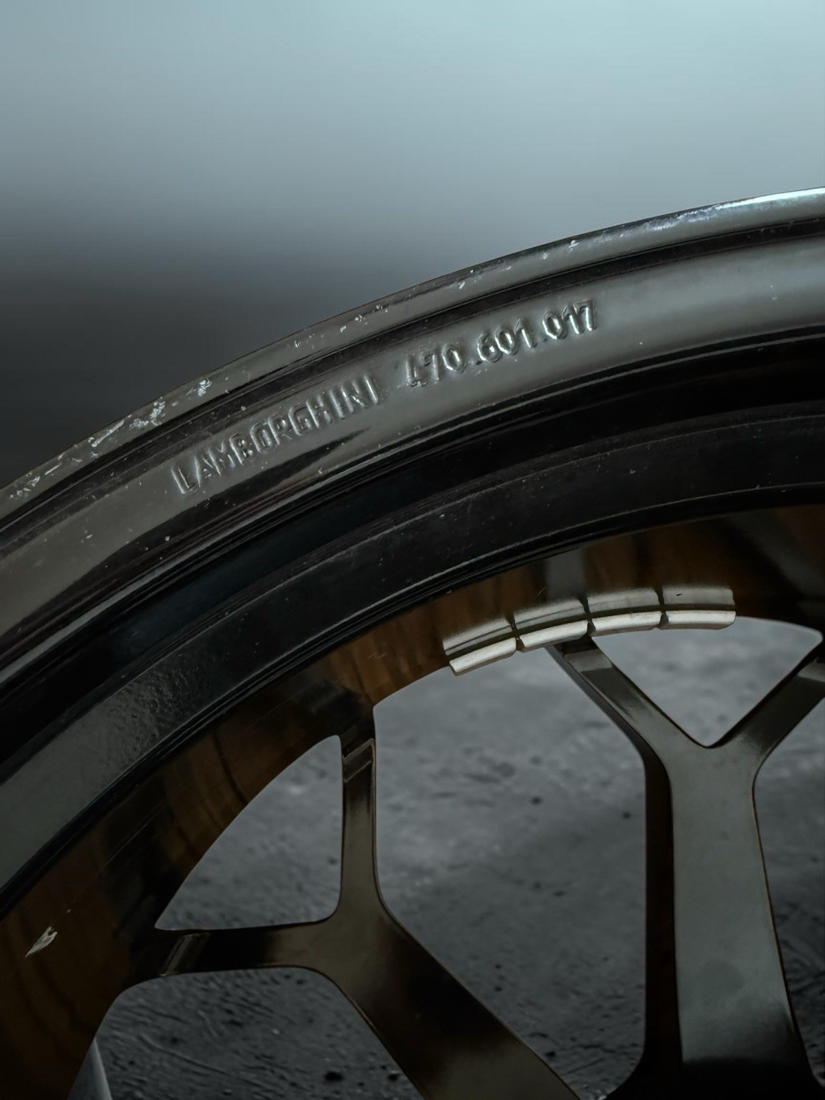Lamborghini Aventador SVJ Front Wheel P/N 470601017BH