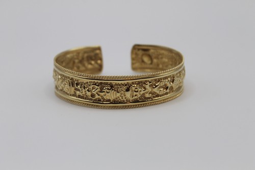 Estate Italian 14K Yellow Gold Repoussé Floral Cuff Bracelet Italy 11.1 Grams - Picture 13 of 14