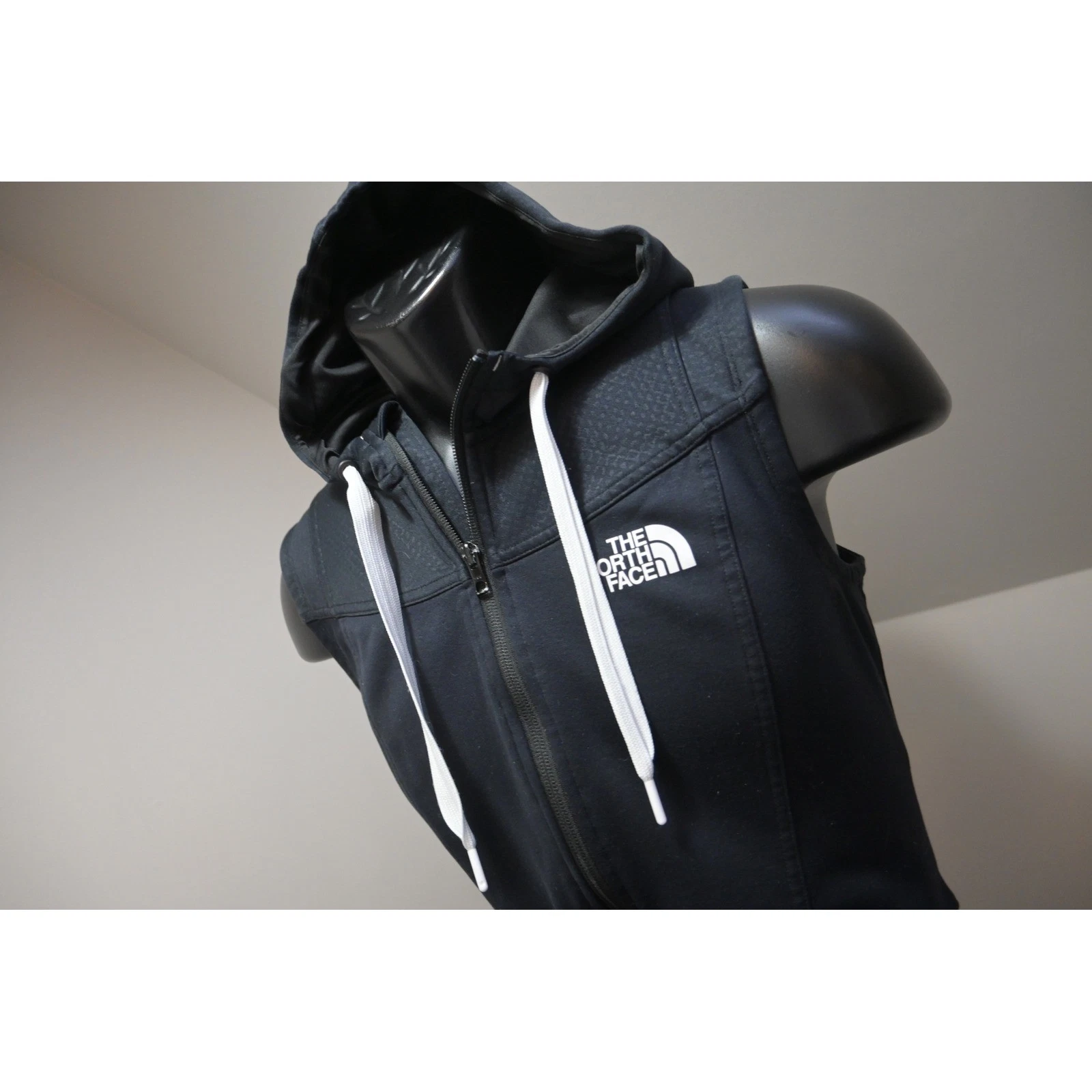 The North Face Sleeveless Hoodie Vest Womens Medium Black Athletic Full Zip
Opens in a new window or
