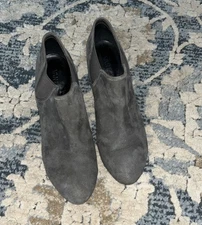 VANELI/Gray Heel Ankle Bootie Suede Elastic Gusset 3 In Heel Pull On Shoe  10 M