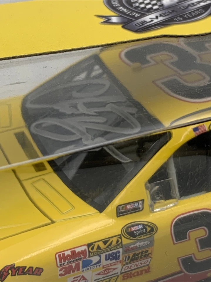 Clint Bowyer Action Racing 1/24 NASCAR Signed Autograph Cheerios Car 20-2553 - Image 2 of 4