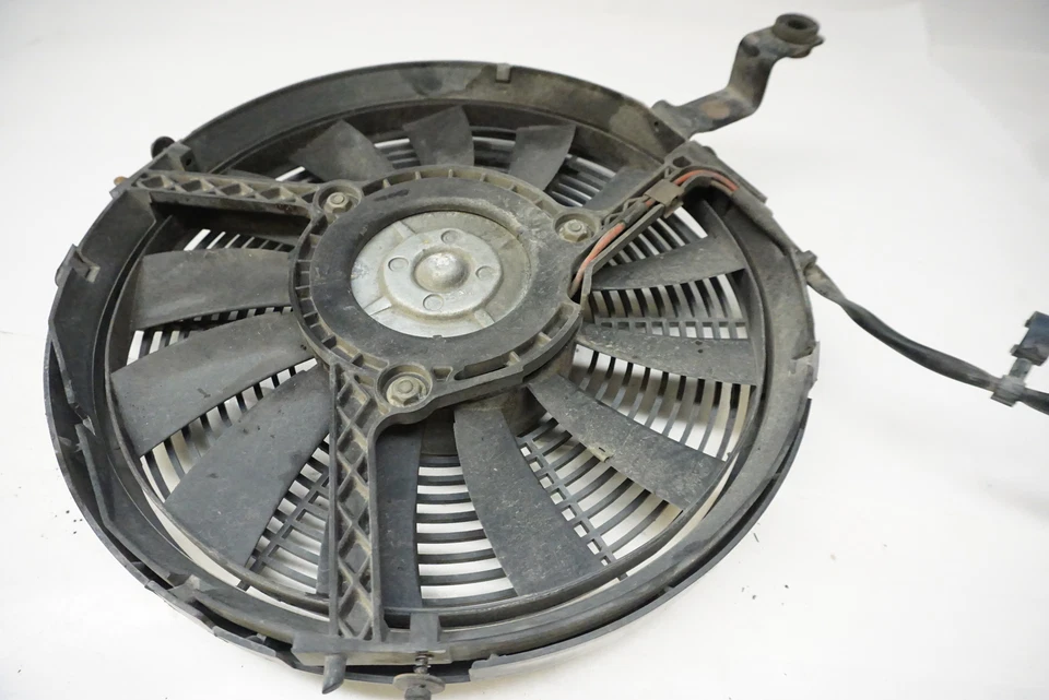 Ventilador radiador AUDI A6 1998-2005 2,7T 2,8 4B3959457 Foto 3 de 4