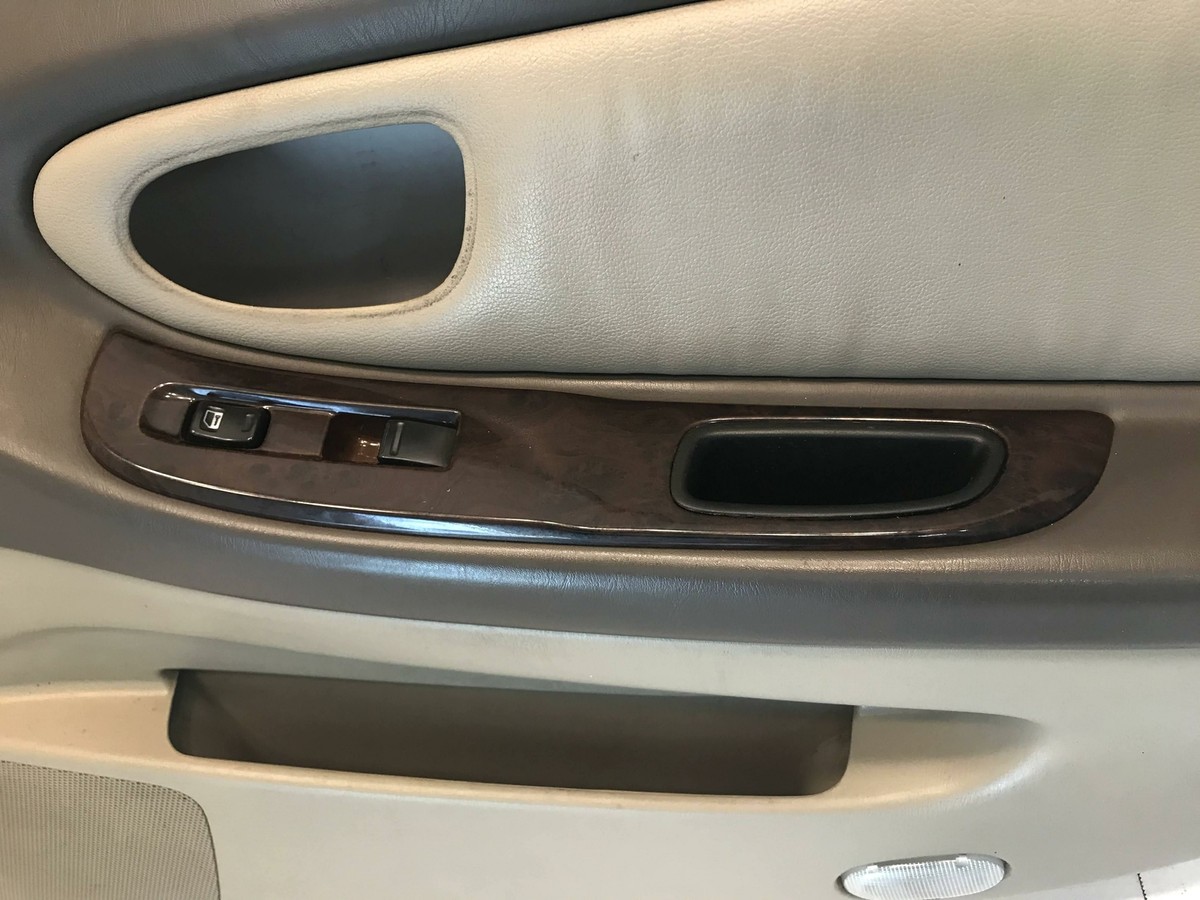 2000 01 Nissan Maxima Front Door Panel Right Passenger 809003Y202