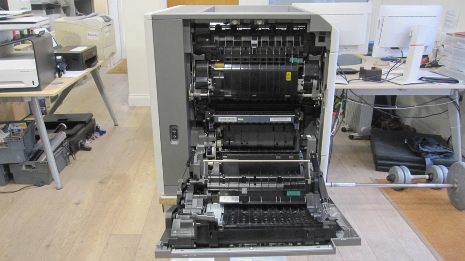 LEXMARK C792de COLOUR LASER PRINTER -  £290 + VAT - Image 3 of 4