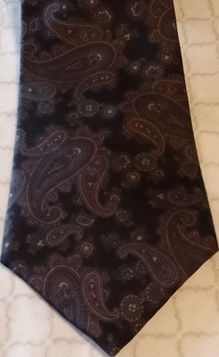 Marshall Field's Dark Brown Burgundy Paisley Woven Silk Men's Tie