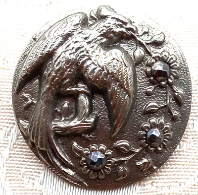 SCHÖNER VOGELKNOPF AUS VERSILBERTEM METALL UND STAHLNÄGELN DURCHM. 2,4 CM XIX EME