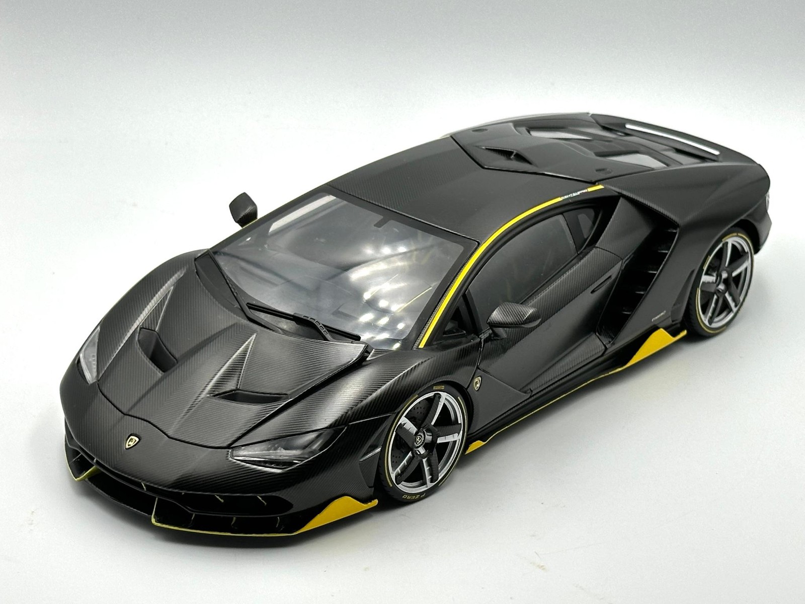AUTOart Lamborghini Centenario Carbon 79114