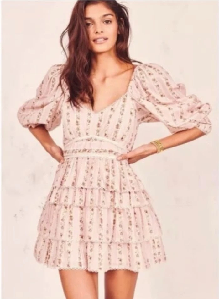 Mini Vestido LoveShackFancy Astor con Volantes Talla XS/2 Rosa Macarrón Floral Rayas Foto 2 de 4
