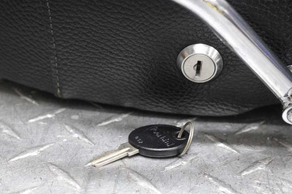 Harley-Davidson FLHX Classic SOLO ASIENTO CORBIN SILLÍN CON RESPALDO (TIENE 1 LLAVE) Foto 3 de 4