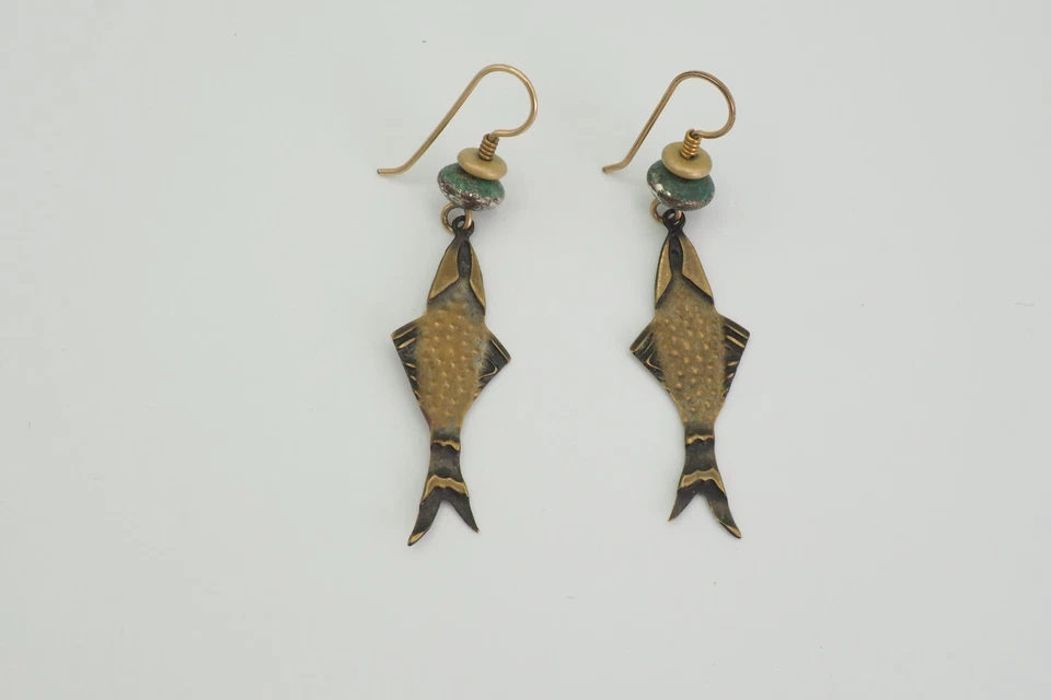 Vintage minimalist Modern brutalist hammered bronze fish earrings - Image 3 of 4